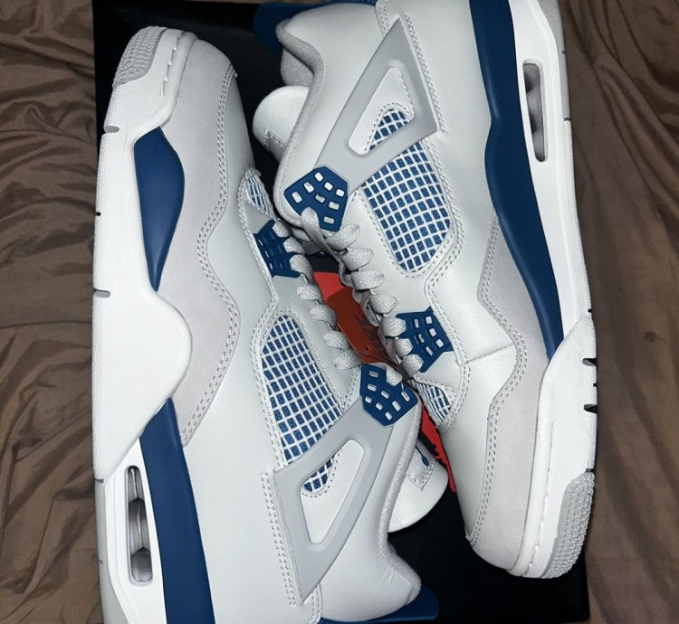 Air Jordan 4 Military Blue 10