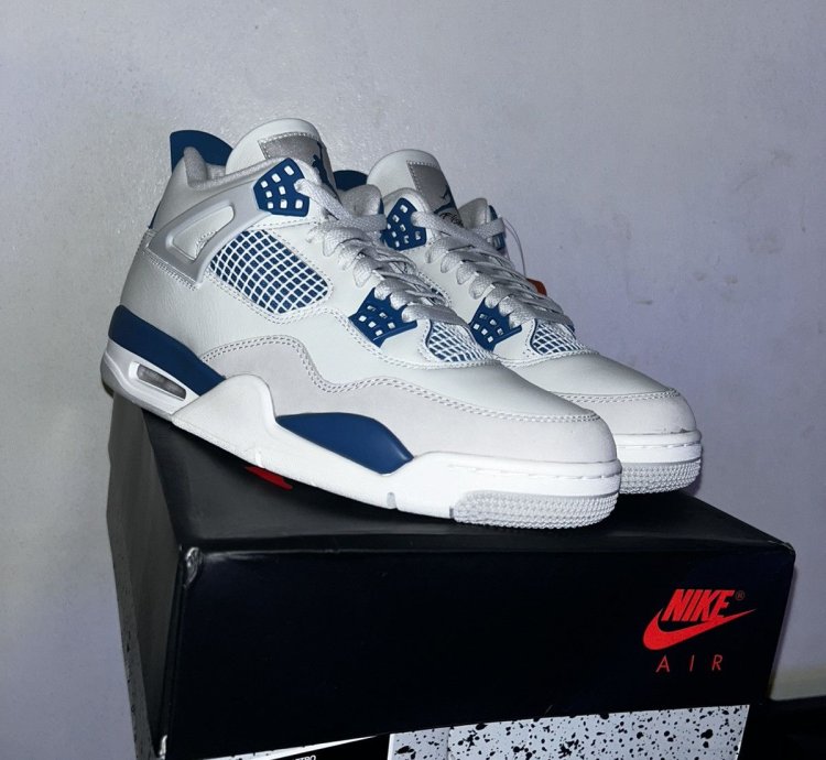 Air Jordan 4 Military Blue 10