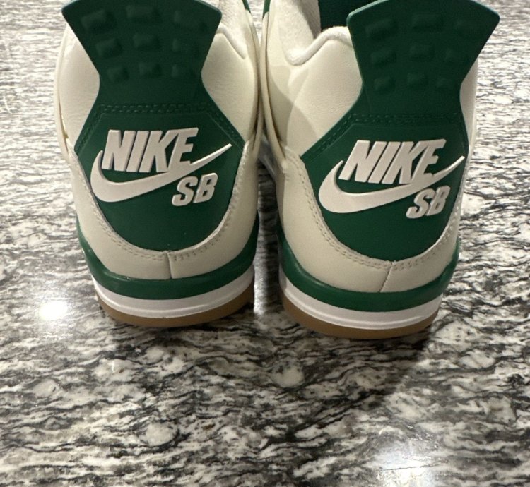 Air Jordan 4 Pine Green Sb