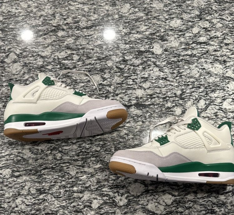 Air Jordan 4 Pine Green Sb