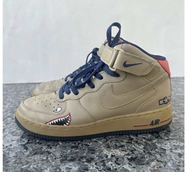Vintage 2004 Nike Air Force 1 Mid Khaki-midnight