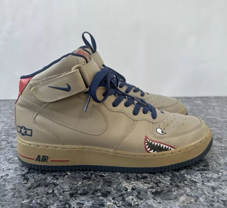 Vintage 2004 Nike Air Force 1 Mid Khaki-midnight
