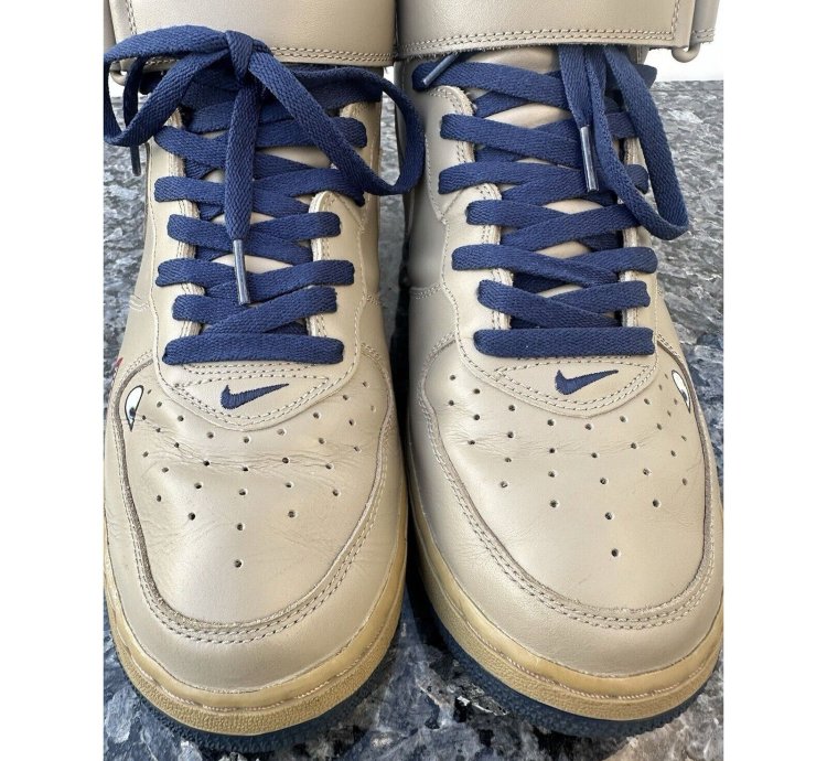 Vintage 2004 Nike Air Force 1 Mid Khaki-midnight