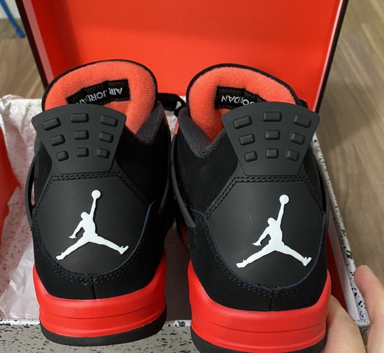 Air Jordan 4 Red Thunder