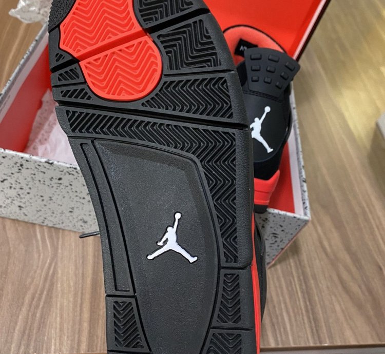 Air Jordan 4 Red Thunder