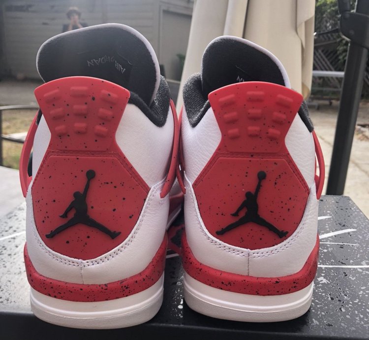 Air Jordan 4 Retro red Cement 2023