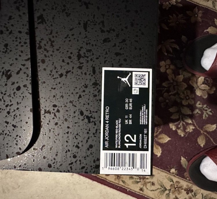 Air Jordan 4 Retro - Red Cement