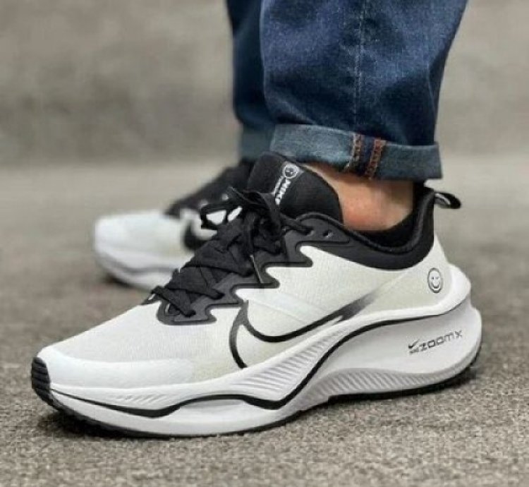 Nike Air Zoom X Smiley White Black Running Shoes