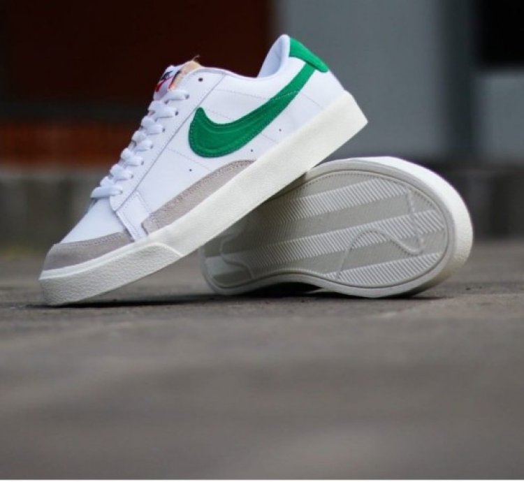 Nike Blazer Low 77 Vintage White Pine Green Sneakers