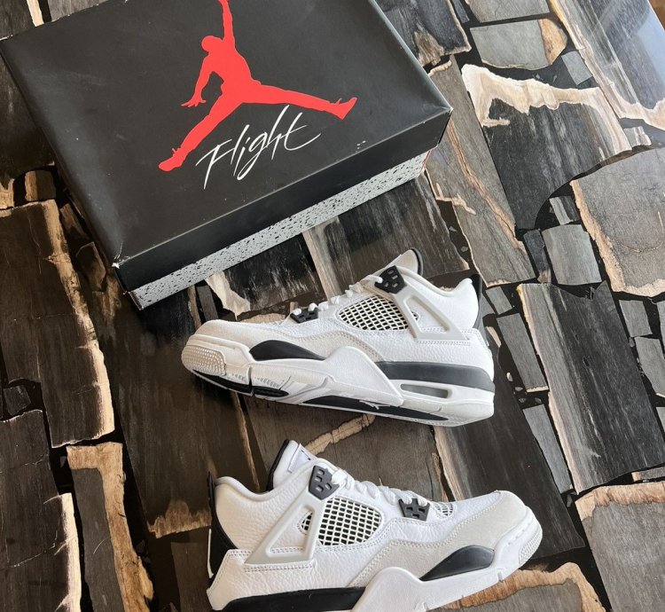 Air Jordan 4 Retro Gs Military Black Youth Sneakers