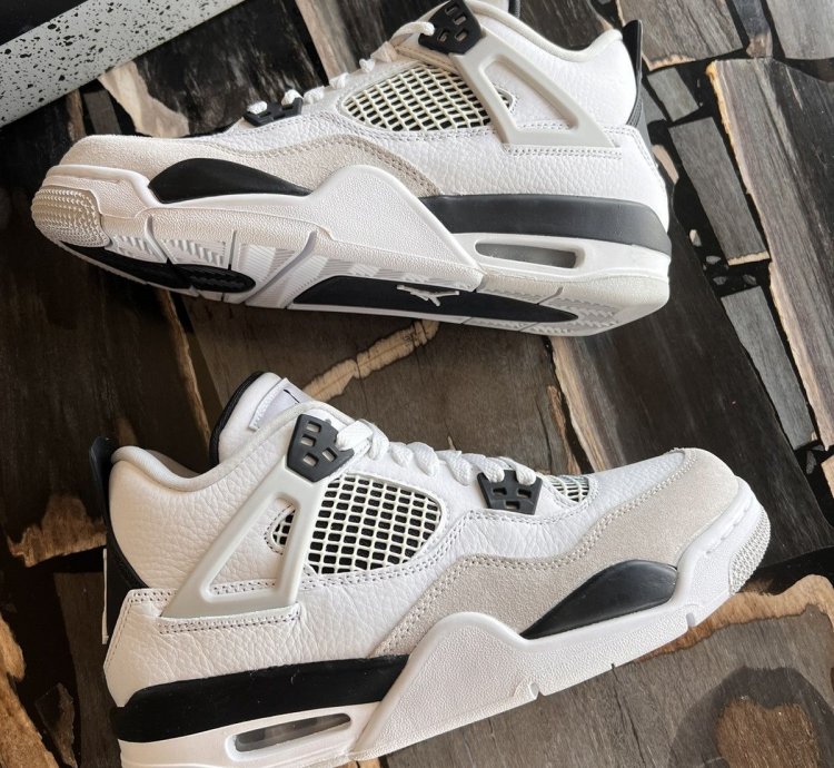 Air Jordan 4 Retro Gs Military Black Youth Sneakers