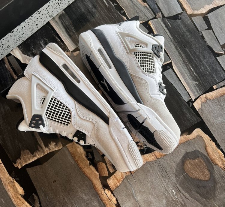 Air Jordan 4 Retro Gs Military Black Youth Sneakers