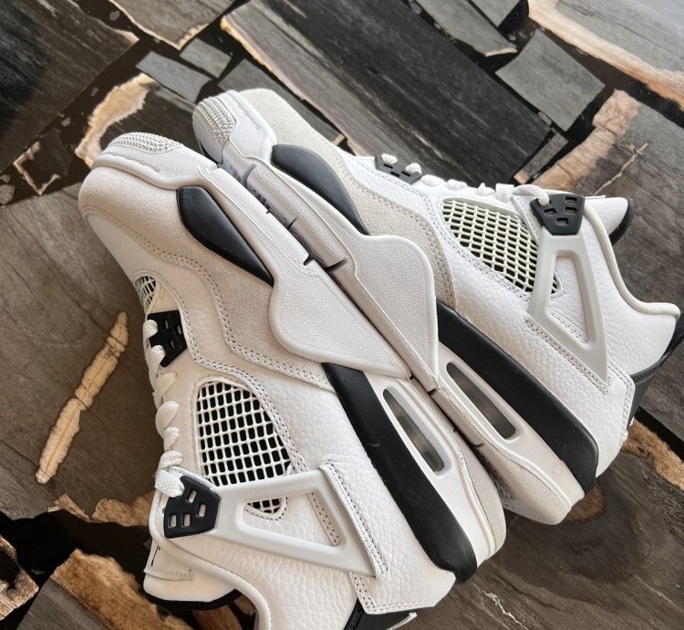 Air Jordan 4 Retro Gs Military Black Youth Sneakers