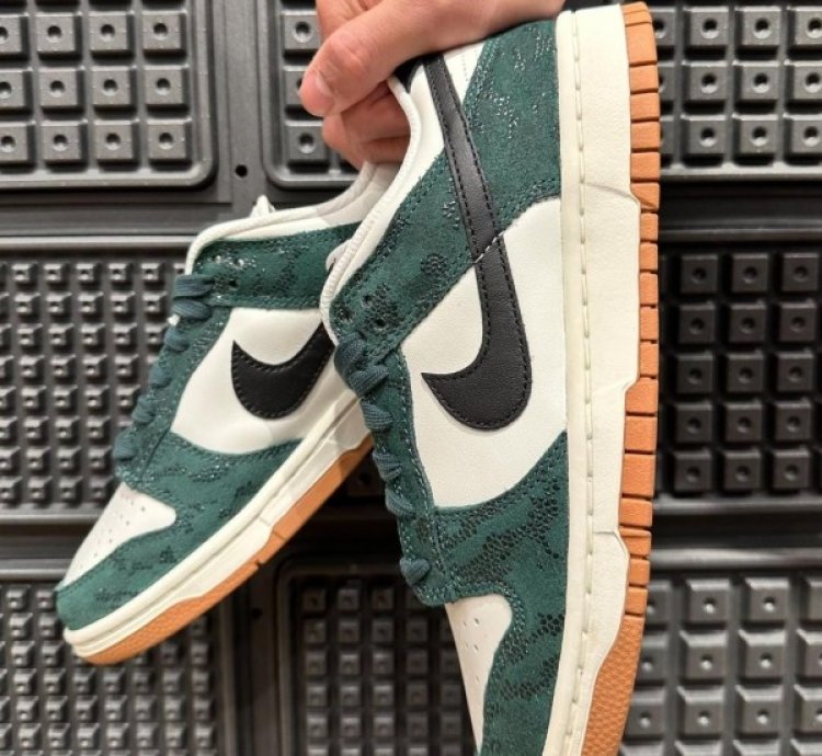 Nike Dunk Low Green Snake Skin Sneakers