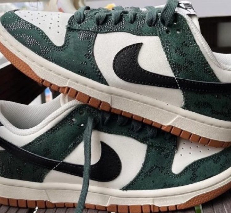 Nike Dunk Low Green Snake Skin Sneakers