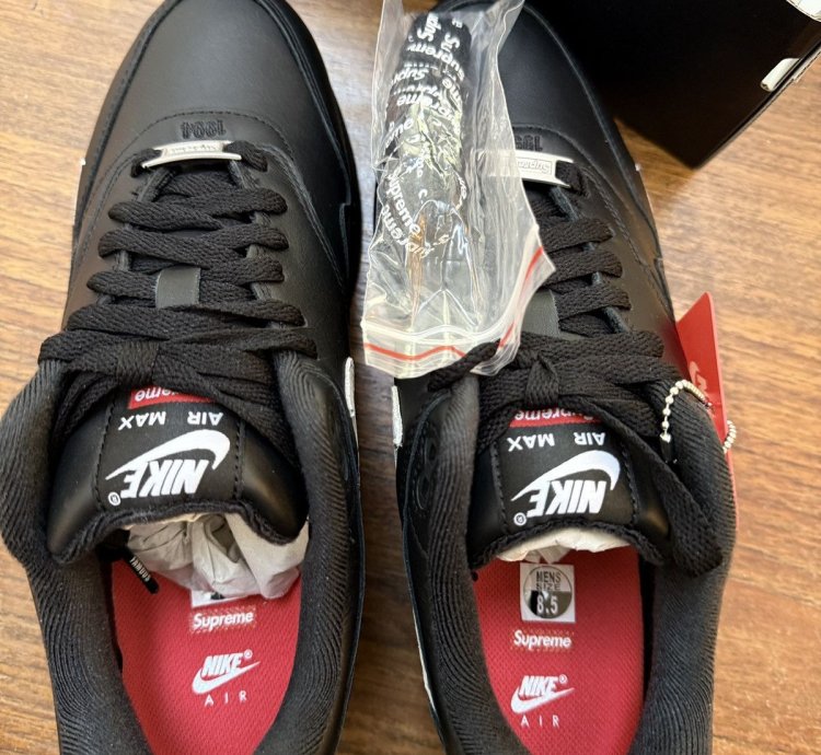 Supreme Nike Air Max