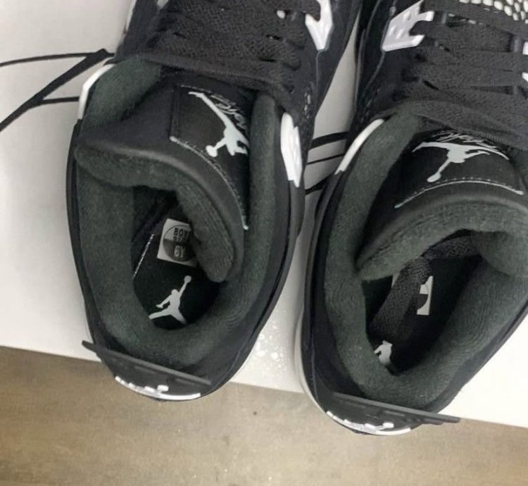 Air Jordan 4 Retro Gs White Thunder