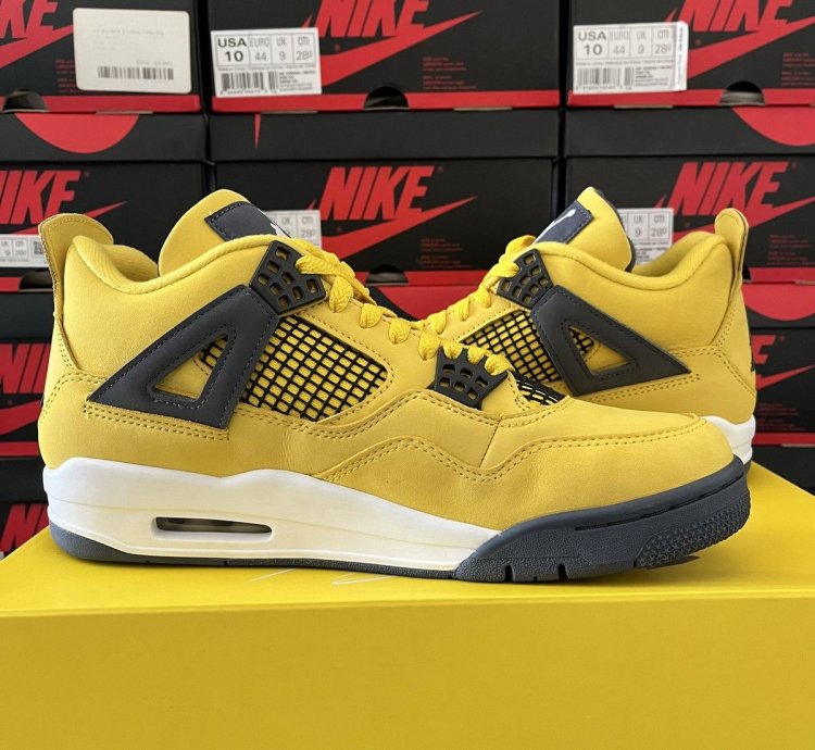 Air Jordan 4 Retro Lightning 2021 Travis Scott Size 9 5