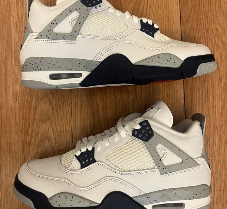 Air Jordan 4 Retro Midnight Navy