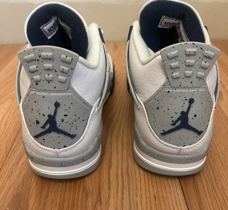 Air Jordan 4 Retro Midnight Navy