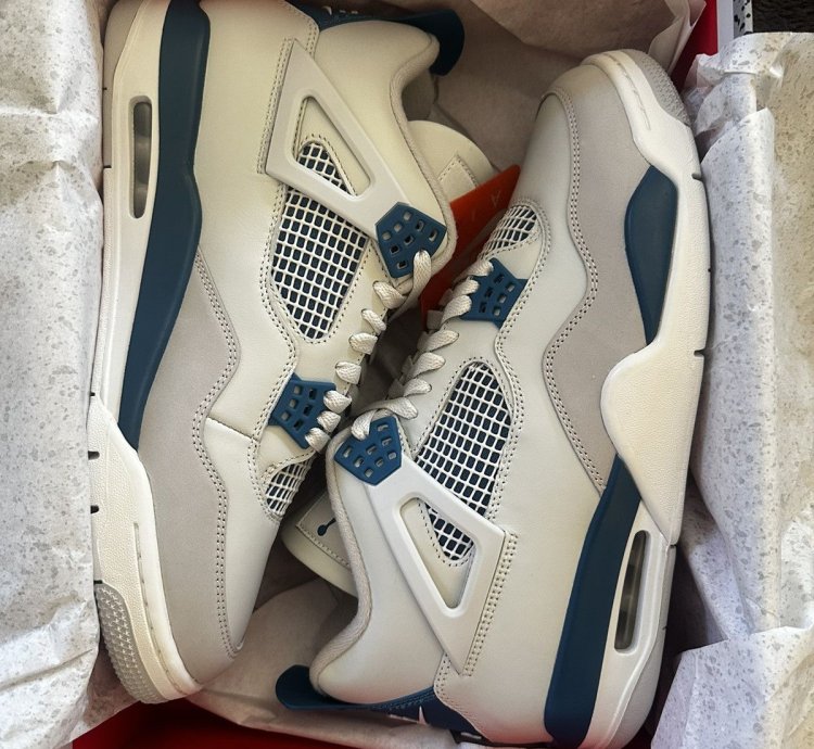 Air Jordan 4 Retro Military Blue 2024