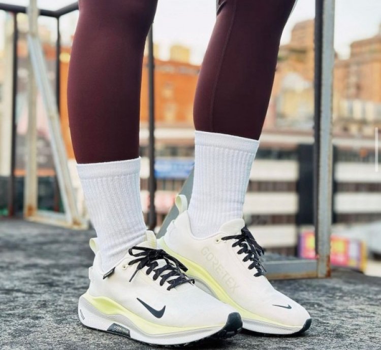 Nike Infinity Run 4 Gore Tex Pale Ivory Running Shoes