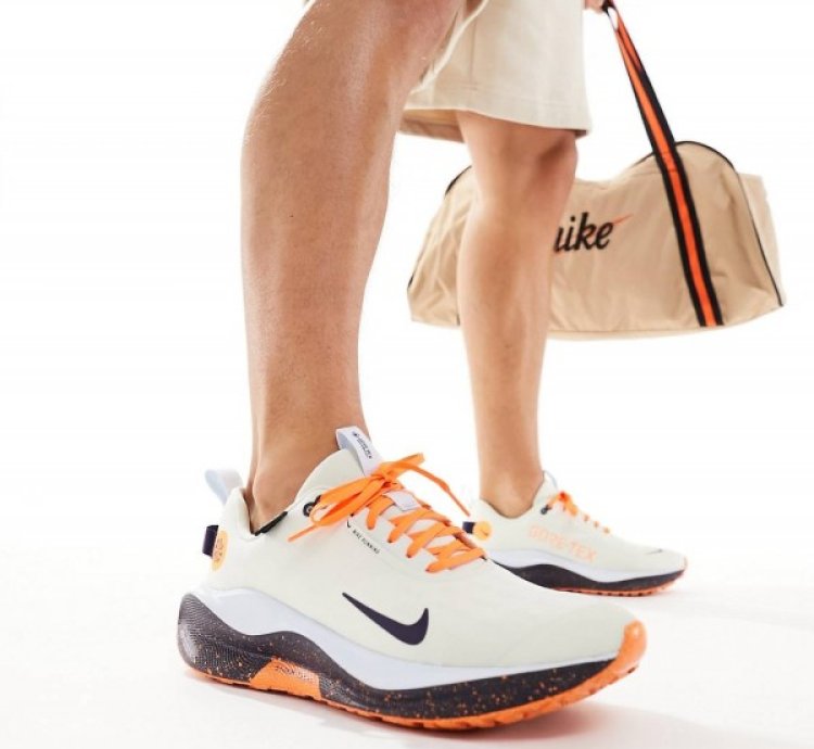 Nike Infinity Run 4 Gore Tex White Orange Running Shoes
