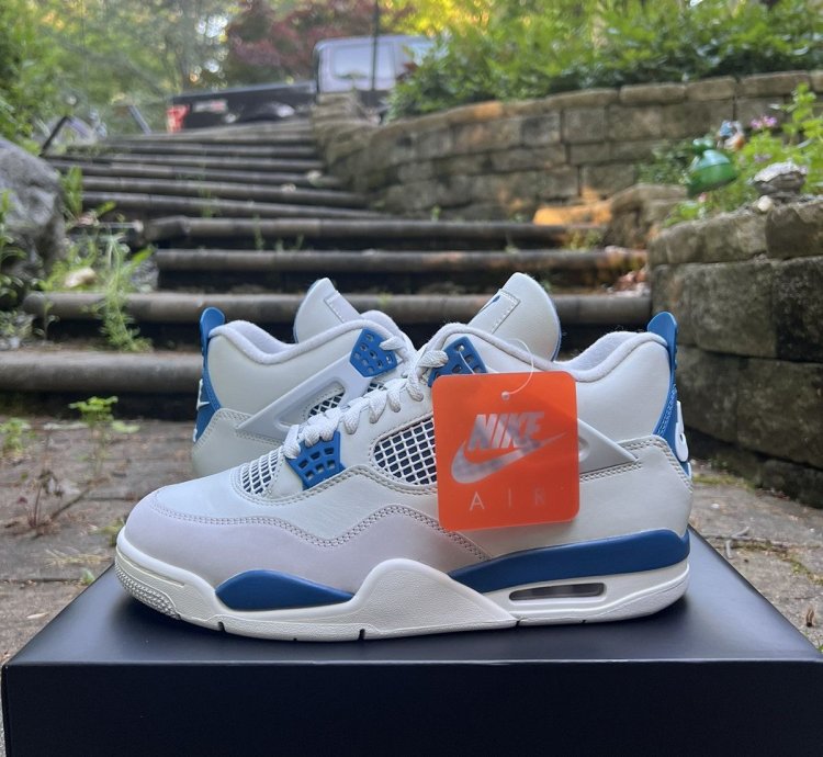 Air Jordan 4 Retro Military Blue 2024 - Sz 8 5 - Ds