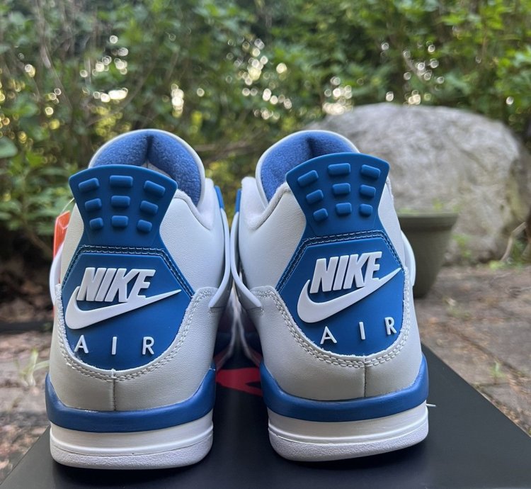 Air Jordan 4 Retro Military Blue 2024 - Sz 8 5 - Ds