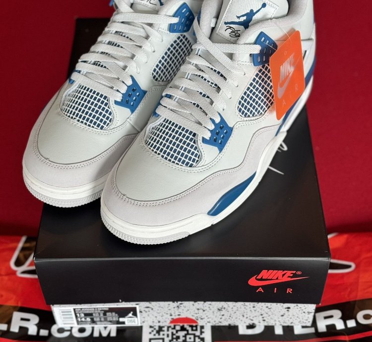 Air Jordan 4 Retro Military Blue Size 13 Ds