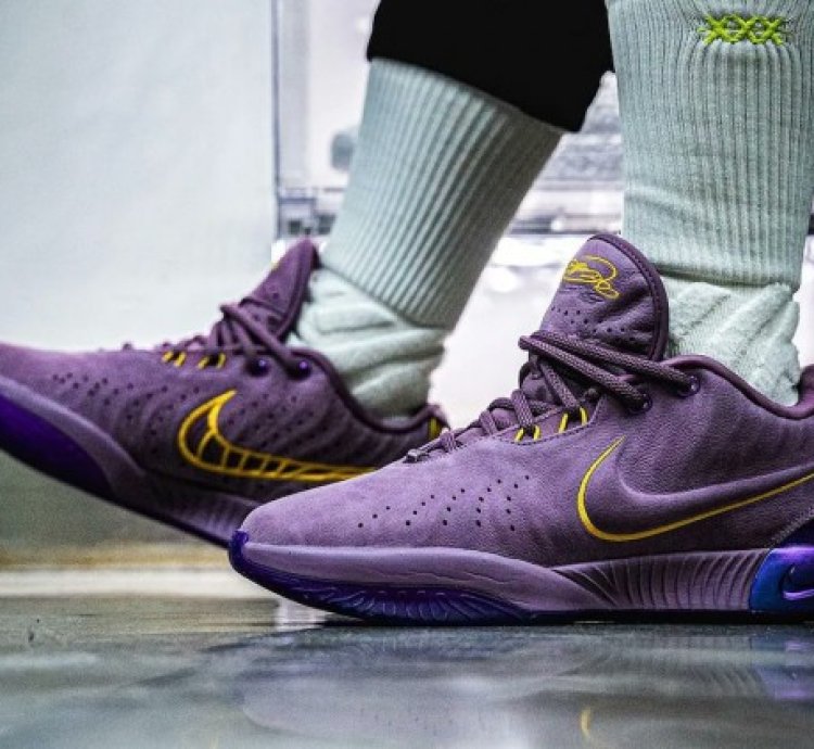 Nike Lebron 21 Purple Rain Basketball Sneakers