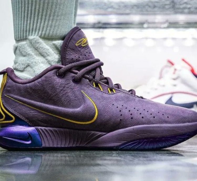 Nike Lebron 21 Purple Rain Basketball Sneakers