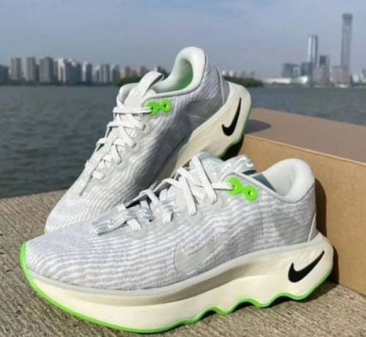 Nike Motiva Grey Running Shoes