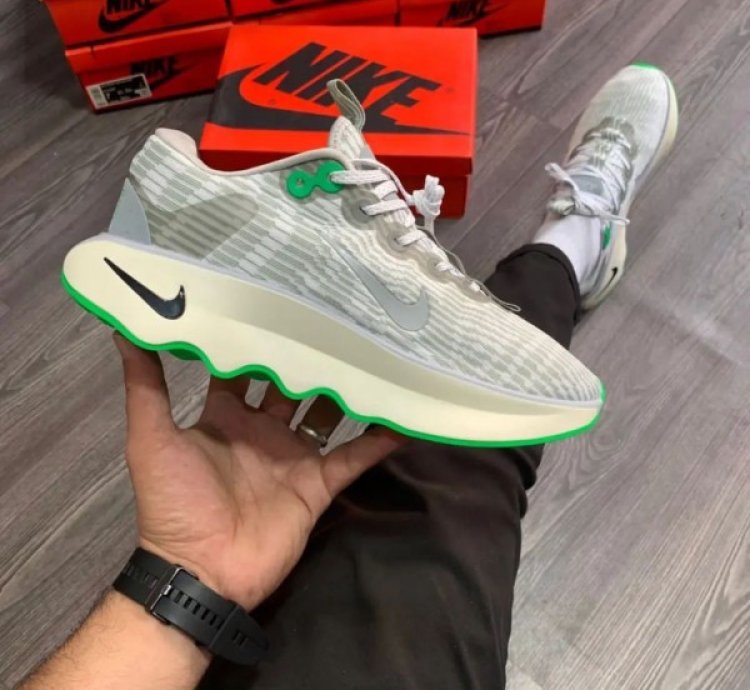 Nike Motiva Grey Running Shoes