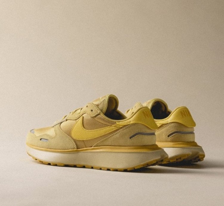 Nike Phoenix X Sacai Waffle University Gold Sneakers