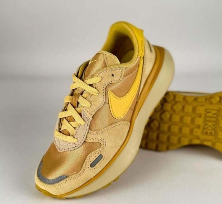Nike Phoenix X Sacai Waffle University Gold Sneakers