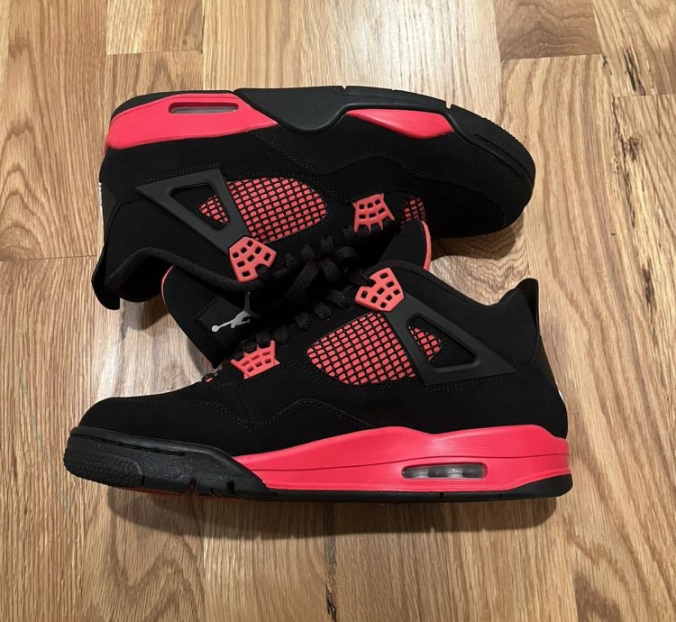 Air Jordan 4 Retro Red Thunder Streetwear
