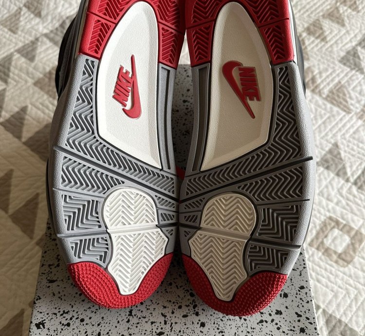 Air Jordan 4 Retro Reimagined Bred
