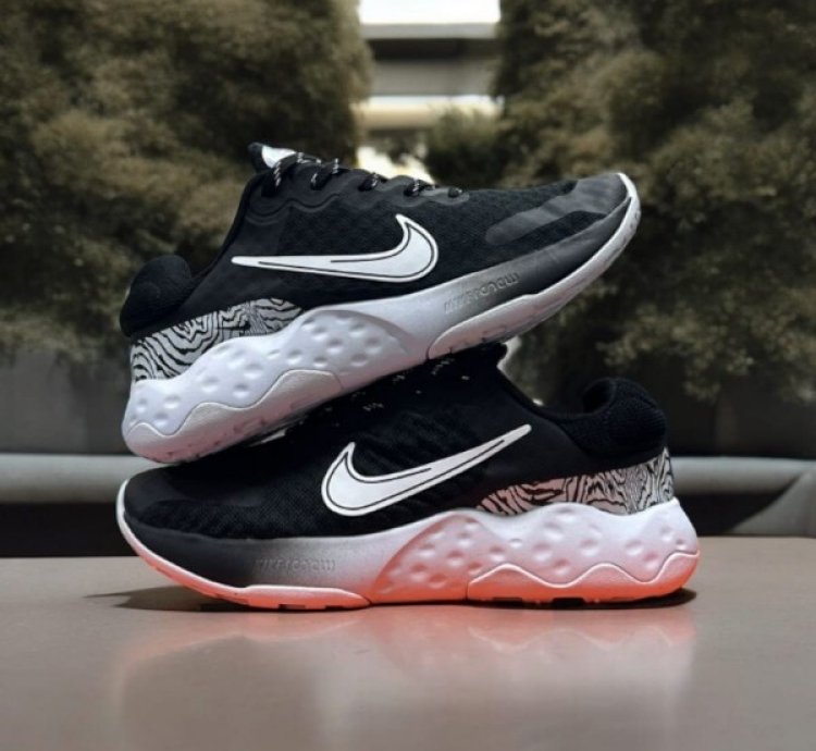 Nike Renew Ride 3 Black Zebra Running Shoes
