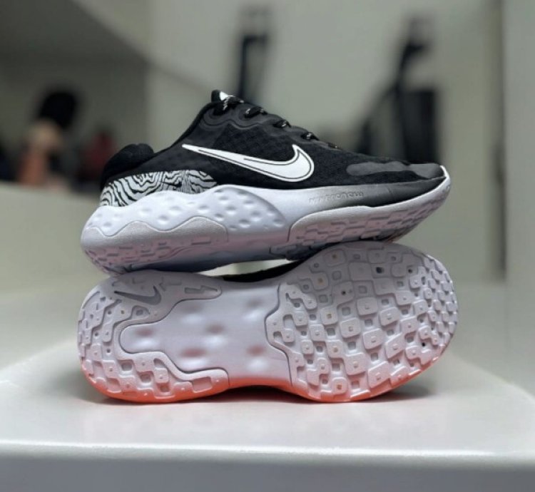 Nike Renew Ride 3 Black Zebra Running Shoes