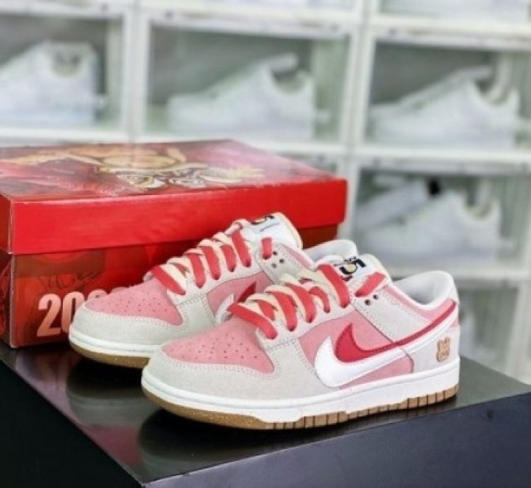 Nike Sb Dunk Low 85 Double Swoosh Pink Rabbit Sneakers
