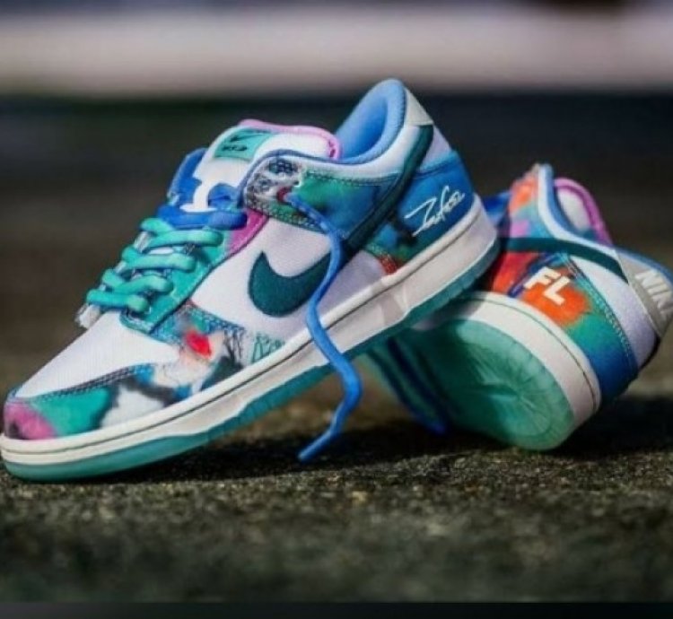 Nike Sb Dunk Low Futura Laboratories Sneakers