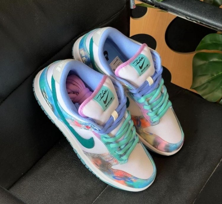 Nike Sb Dunk Low Futura Laboratories Sneakers