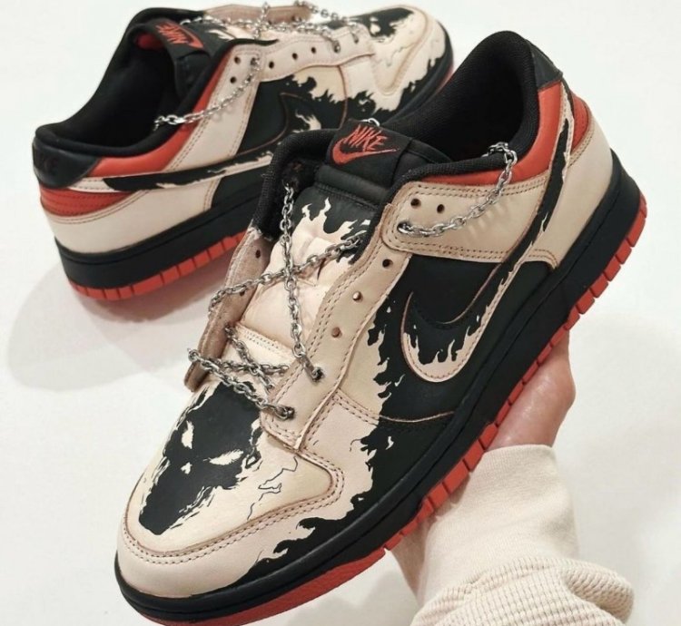 Nike Sb Dunk Low Ghost Rider Sneakers