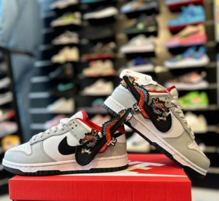 Nike Sb Dunk Low Gs Year Of The Dragon Sneakers
