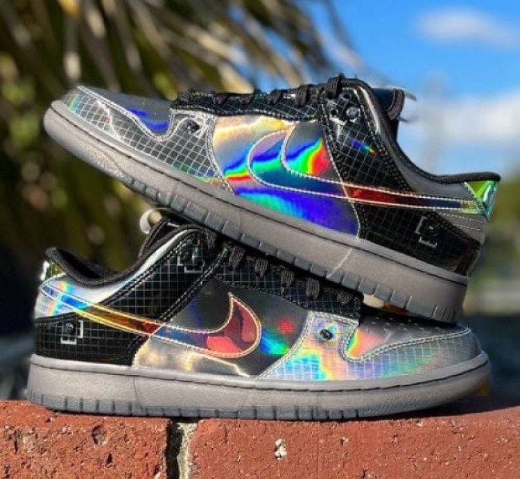 Nike Sb Dunk Low Hyper Flat Multi Colour Sneakers