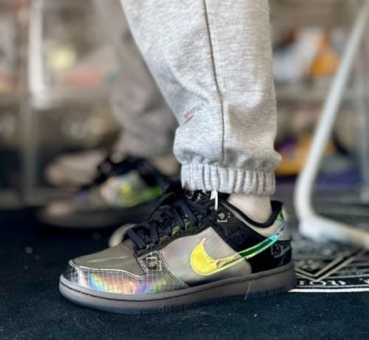 Nike Sb Dunk Low Hyper Flat Multi Colour Sneakers