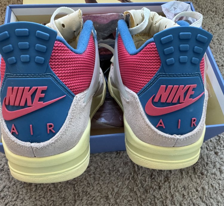 Air Jordan 4 Retro Union La Guava Ice