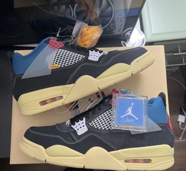 Air Jordan 4 Retro Union Off Noir