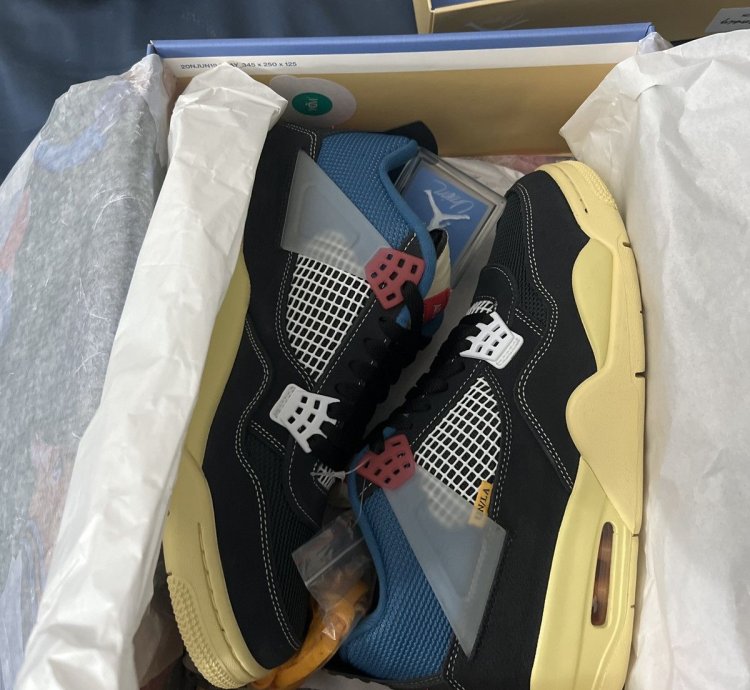 Air Jordan 4 Retro Union Off Noir